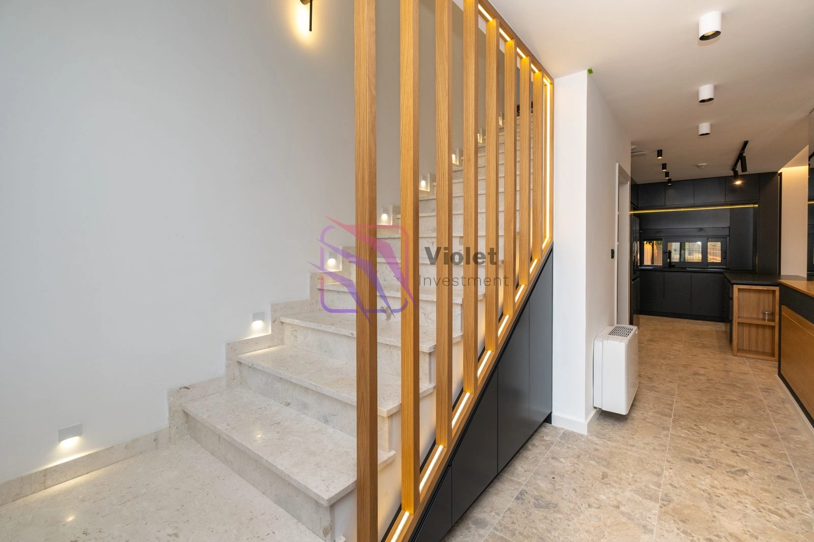 Izdavanje: Kuća 180 m² – Gornja Gorica, Podgorica — fotografija 11