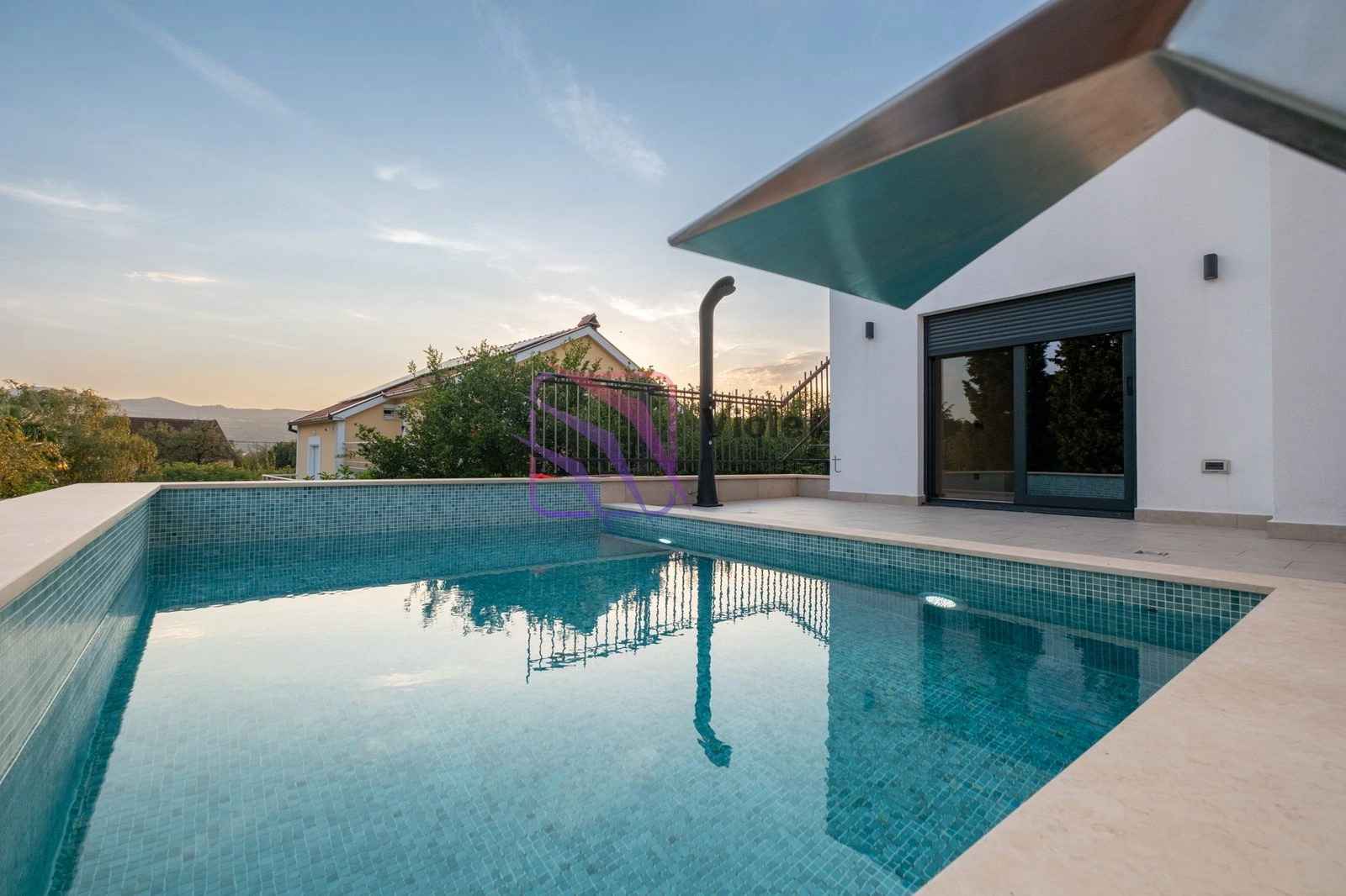 Izdavanje: Kuća 180 m² – Gornja Gorica, Podgorica — fotografija 15