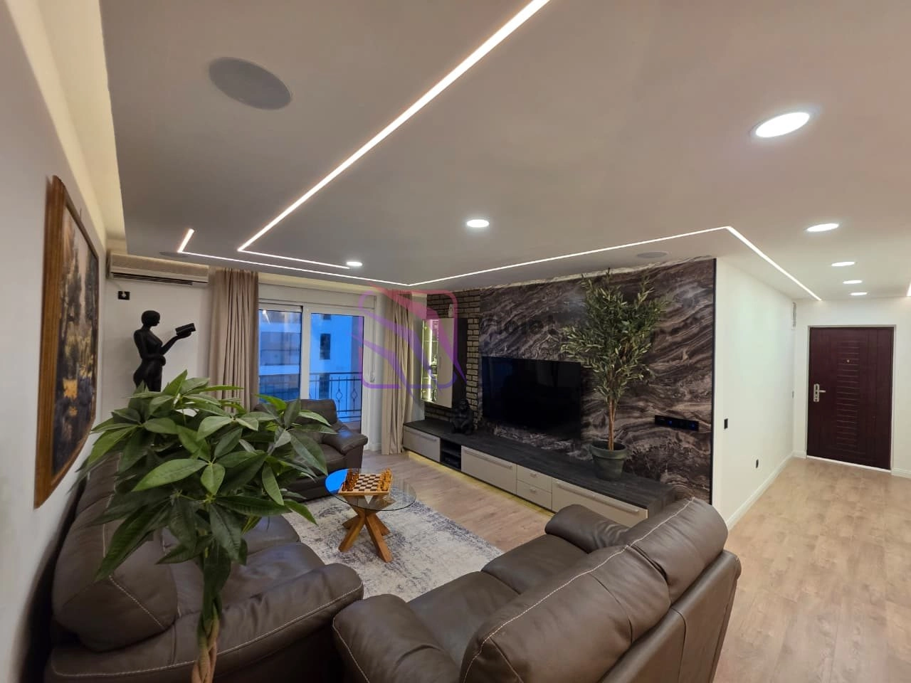 Trosoban-stan-sa-terasama-u-Becicima-Budva-4 Trosoban stan 107 m² – Bečići, Budva — fotografija 5