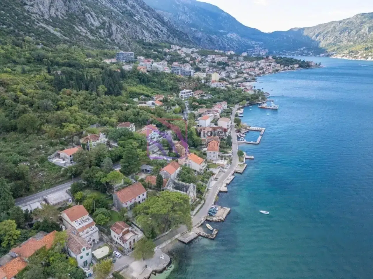 Kamena-kuca-u-prvoj-liniji-do-mora-Dobrota-Kotor-2 Kuća 180 m² – Dobrota, Kotor — fotografija 3