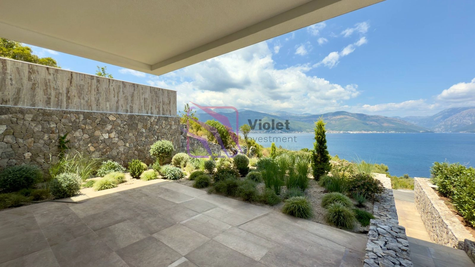 Dupleks-vila-sa-bazenom-u-Krasicima-Tivat-1 Kuća 350 m² – Krašići, Tivat — fotografija 2