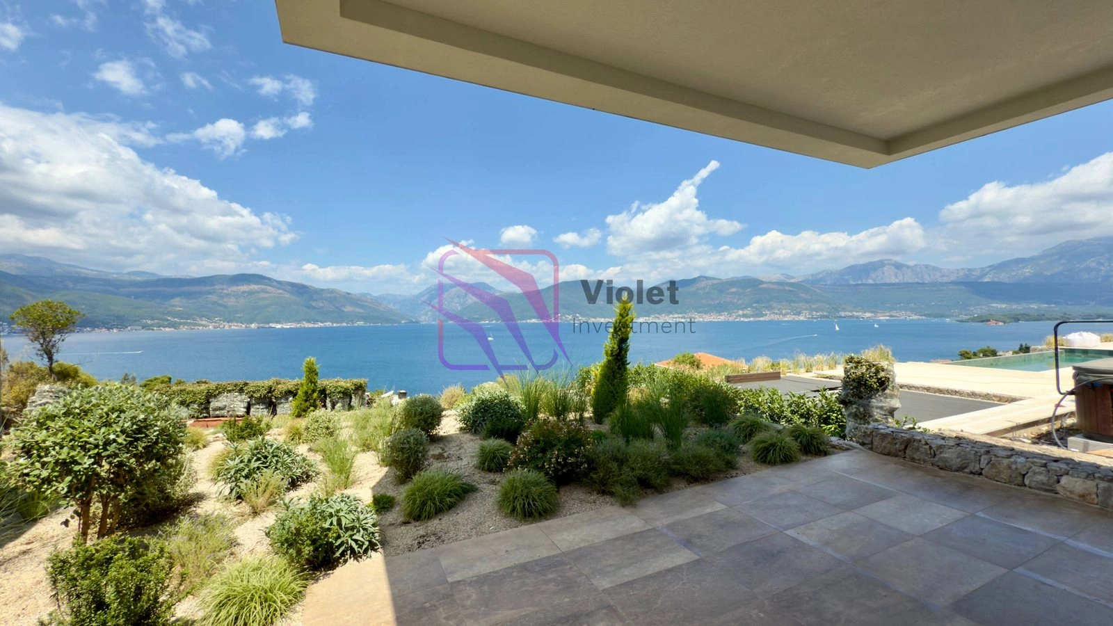 Dupleks-vila-sa-bazenom-u-Krasicima-Tivat-2 Kuća 350 m² – Krašići, Tivat — fotografija 3