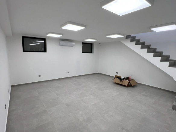 Izdavanje: Poslovni prostor 95 m² – City kvart, Podgorica — fotografija 8