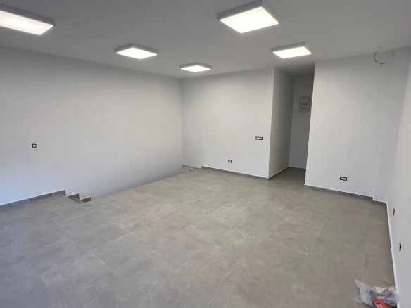 Izdavanje: Poslovni prostor 95 m² – City kvart, Podgorica — fotografija 11