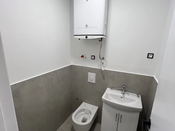 Izdavanje: Poslovni prostor 95 m² – City kvart, Podgorica — fotografija 13