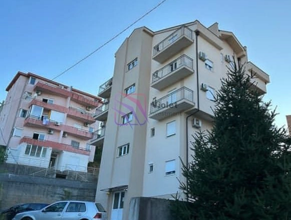 Trosoban stan na Zabjelu