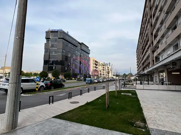 Izdavanje: Poslovni prostor 104 m² – Central Point, Podgorica — fotografija 14