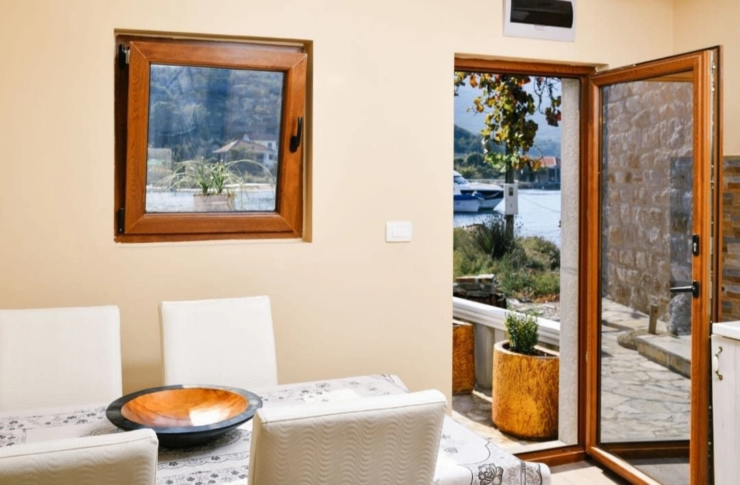 Kamena-kuca-na-Lustici-Tivat-7 Kuća 107 m² – Tivat — fotografija 8