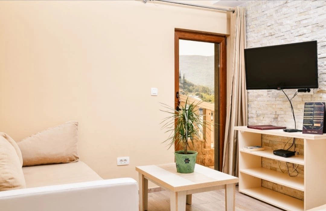 Kamena-kuca-na-Lustici-Tivat-8 Kuća 107 m² – Tivat — fotografija 9