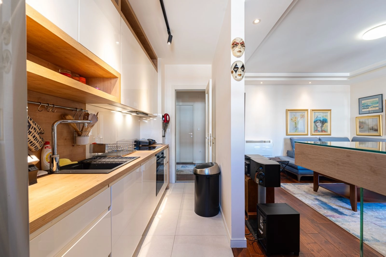 Namjesten-dvosoban-stan-u-Central-Pointu-Podgorica-13 Dvosoban stan 68 m² – Central Point, Podgorica — fotografija 14