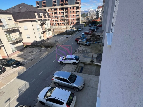Namješten dvosoban stan u City kvartu, Podgorica — fotografija 5