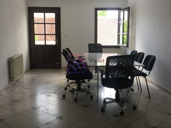 Izdavanje: Poslovni prostor 140 m² – Centar, Podgorica — fotografija 2