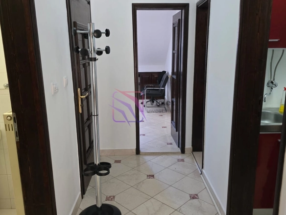 Izdavanje: Poslovni prostor 140 m² – Centar, Podgorica — fotografija 11