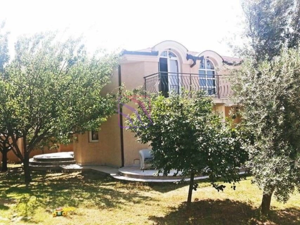 Izdavanje: Kuća 200 m² – Donja Gorica, Podgorica — fotografija 2