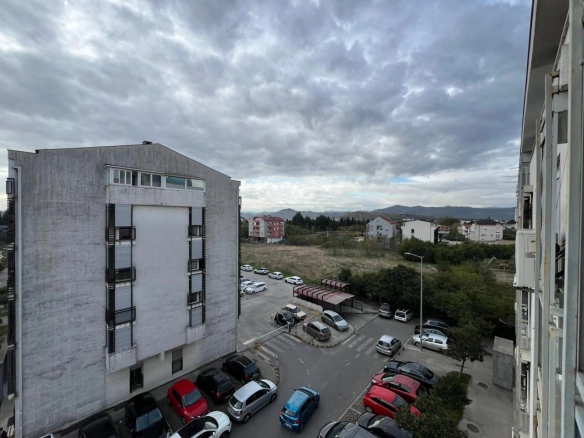 Izdavanje: Trosoban stan 80 m² – City kvart, Podgorica — fotografija 9