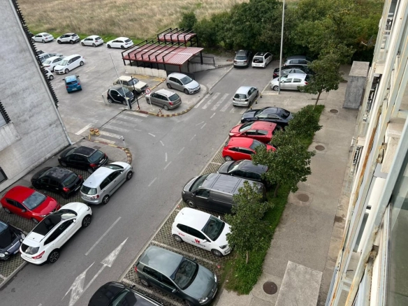 Izdavanje: Trosoban stan 80 m² – City kvart, Podgorica — fotografija 11