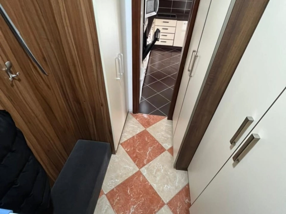 Izdavanje: Trosoban stan 80 m² – City kvart, Podgorica — fotografija 14