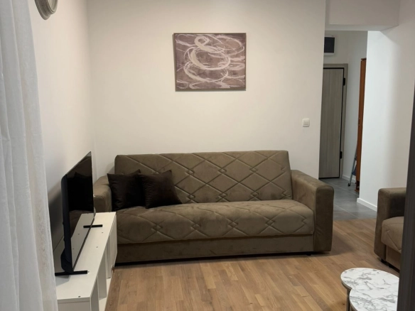 Izdavanje: Garsonjera 37 m² – Momišići, Podgorica — fotografija 2