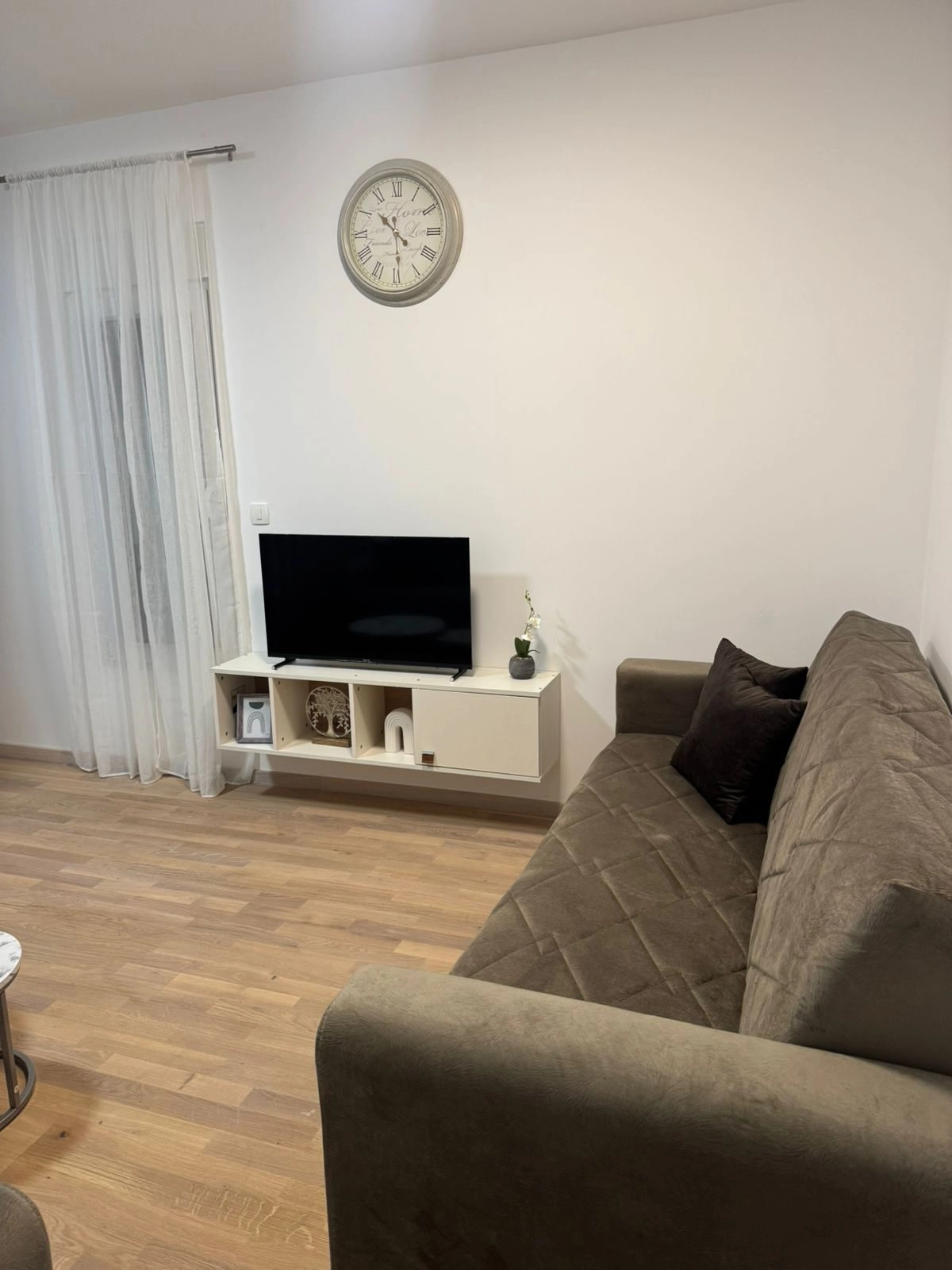 Namjestena-garsonjera-37-m²-u-naselju-Momisici-Podgorica-2 Izdavanje: Garsonjera 37 m² – Momišići, Podgorica — fotografija 3