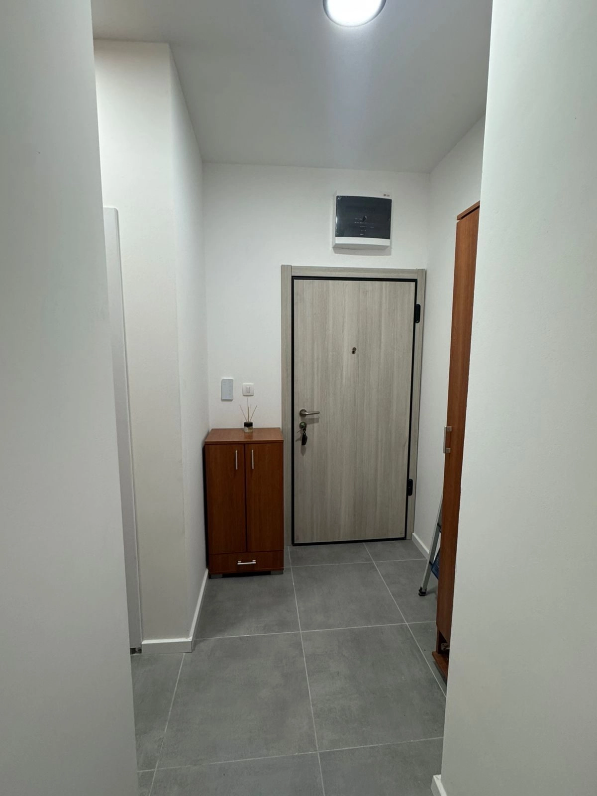 Namjestena-garsonjera-37-m²-u-naselju-Momisici-Podgorica-4 Izdavanje: Garsonjera 37 m² – Momišići, Podgorica — fotografija 5