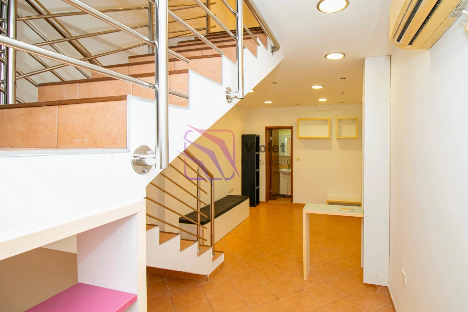 Poslovni-prostor-na-dva-nivoa-u-Centru-Podgorica Poslovni prostor 46 m² u Centru