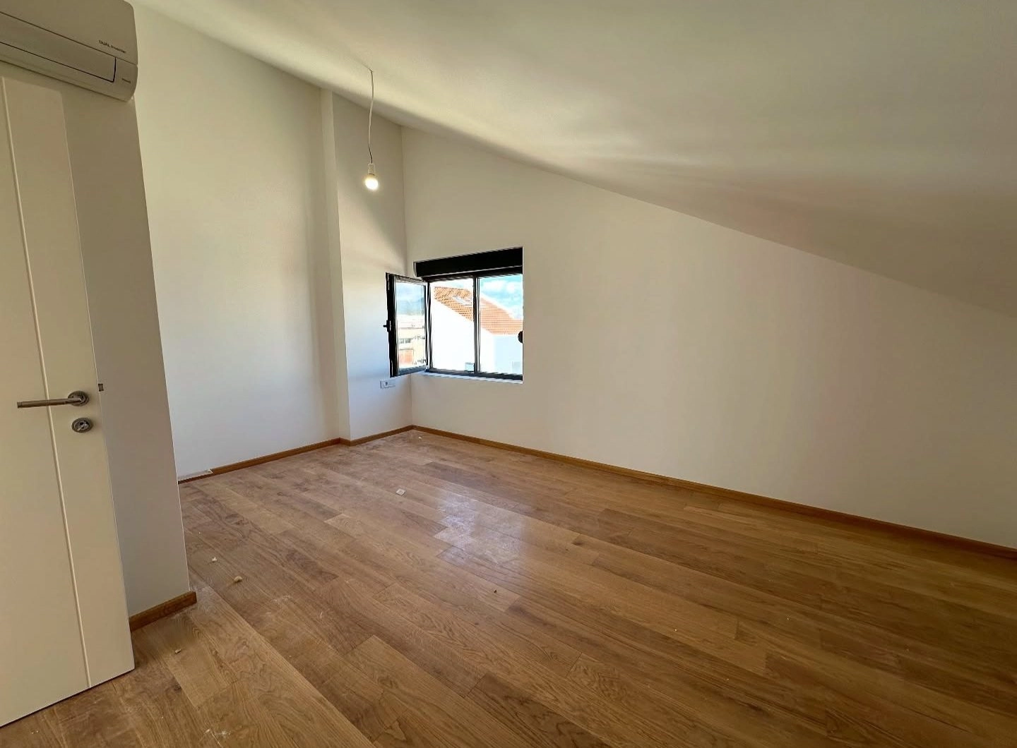 Dupleks-stan-u-kompleksu-Cortex-Selo-Zabjelo-Podgorica-6 Četvorosoban stan 176 m² – Zabjelo, Podgorica — fotografija 7