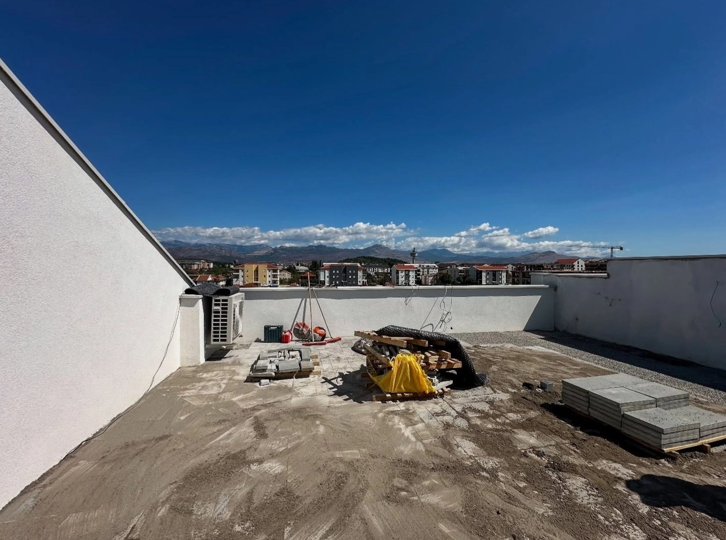 Dupleks-stan-u-kompleksu-Cortex-Selo-Zabjelo-Podgorica-10 Četvorosoban stan 176 m² – Zabjelo, Podgorica — fotografija 11