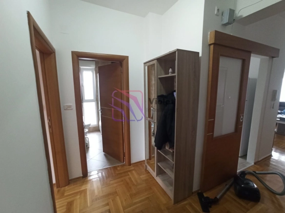 Namješten dvosoban stan u Zabjelu, Podgorica — fotografija 5