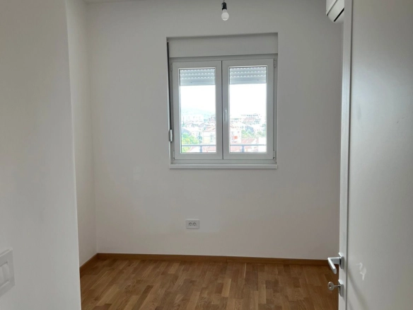 Trosoban stan 104 m² – Stari aerodrom, Podgorica — fotografija 5