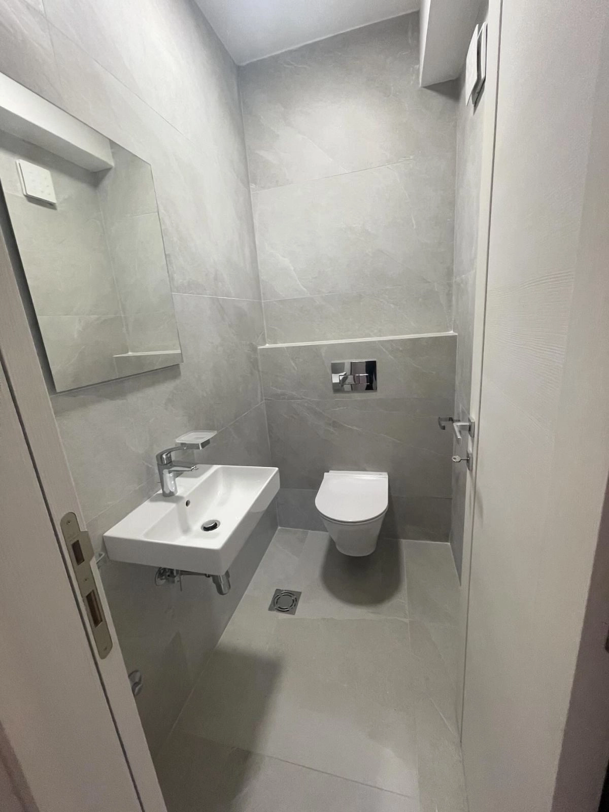 Trosoban-stan-u-Central-Pointu-Podgorica-1 Izdavanje: Trosoban stan 97 m² – Central Point, Podgorica — fotografija 2