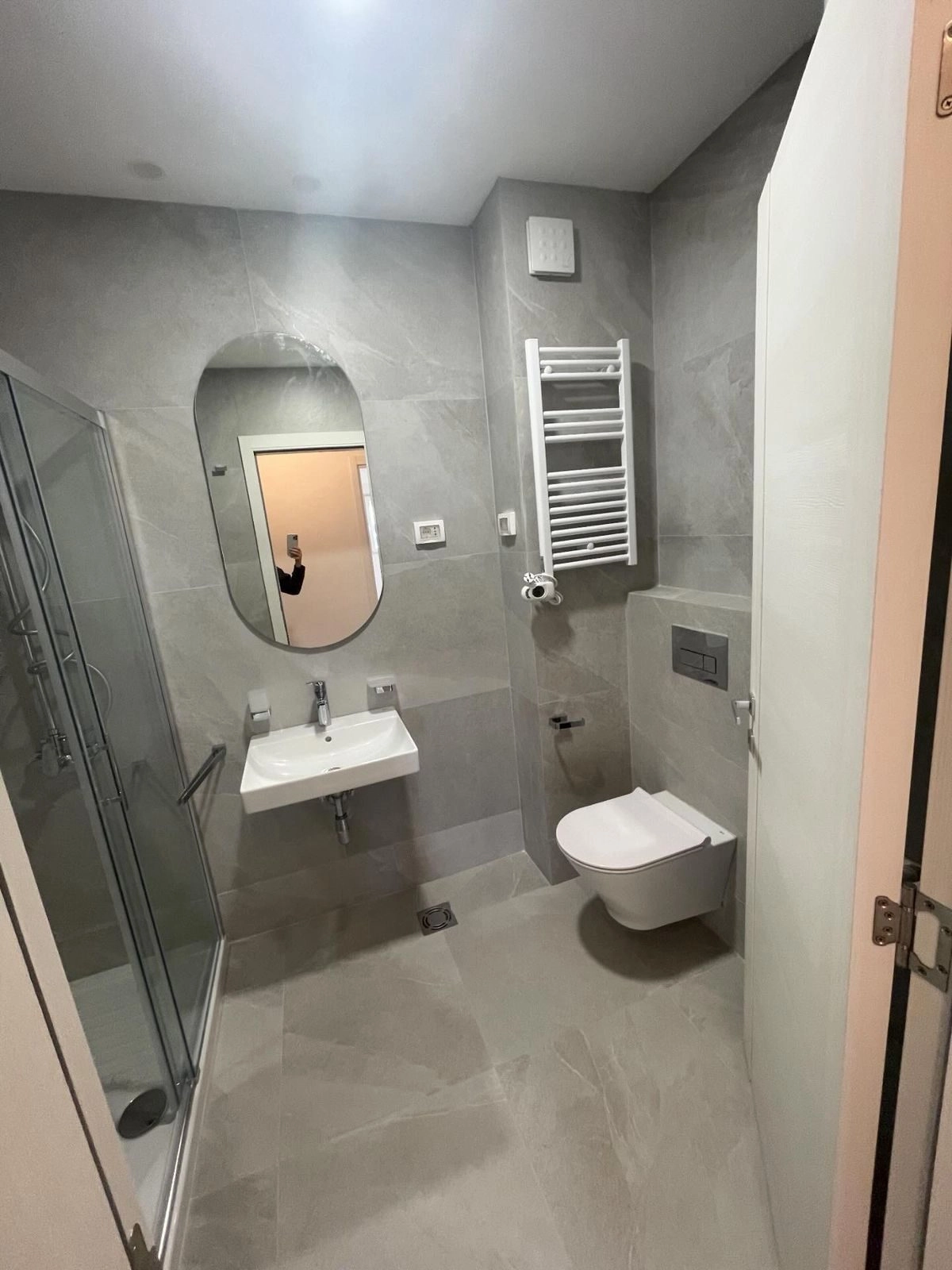 Trosoban-stan-u-Central-Pointu-Podgorica-5 Izdavanje: Trosoban stan 97 m² – Central Point, Podgorica — fotografija 6