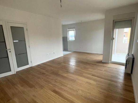 Izdavanje: Trosoban stan 97 m² – Central Point, Podgorica — fotografija 8