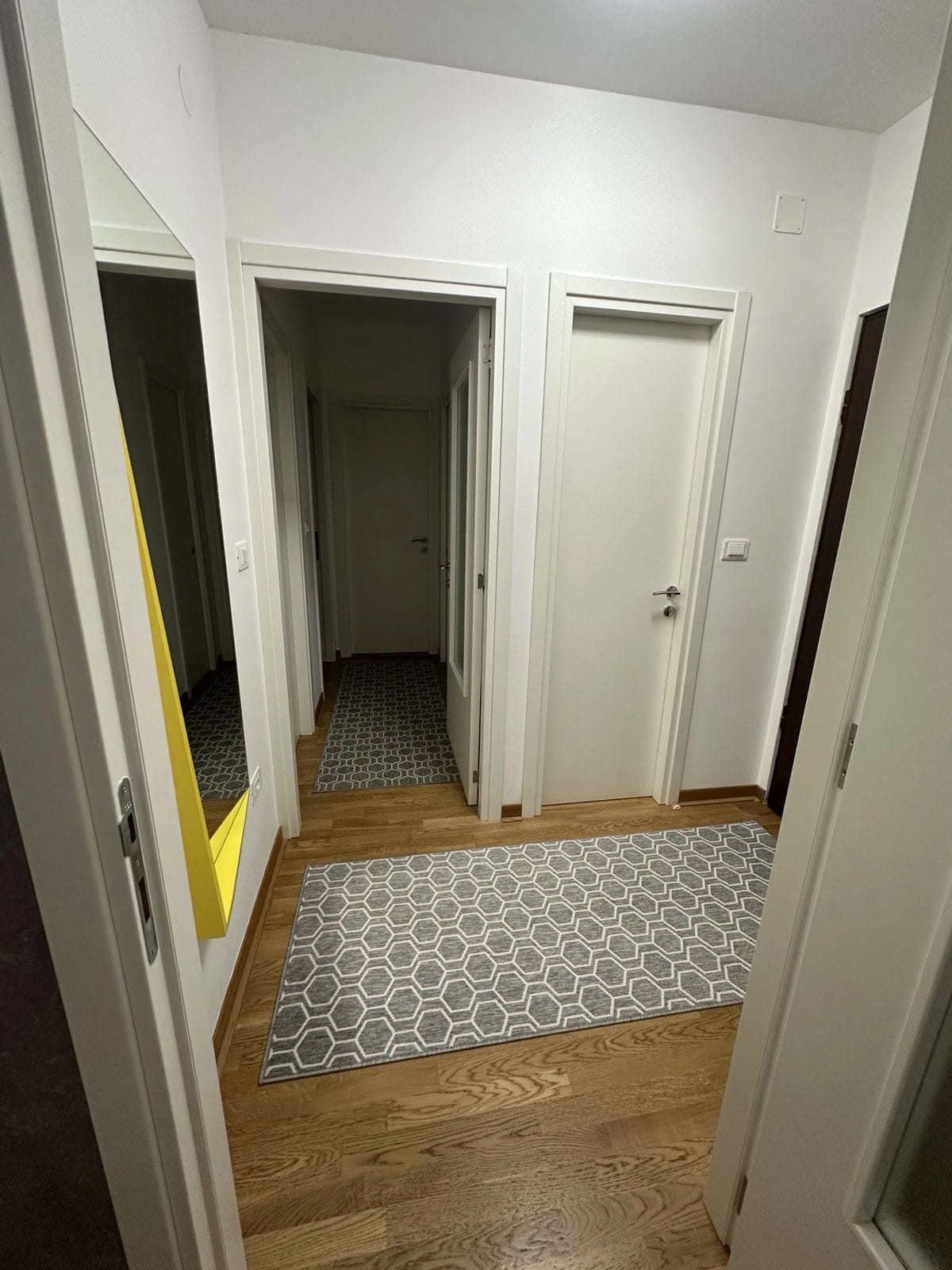 Dvosoban-stan-64-m²-u-naselju-City-kej-Podgorica-13 Dvosoban stan 64 m² – City kej, Podgorica — fotografija 14