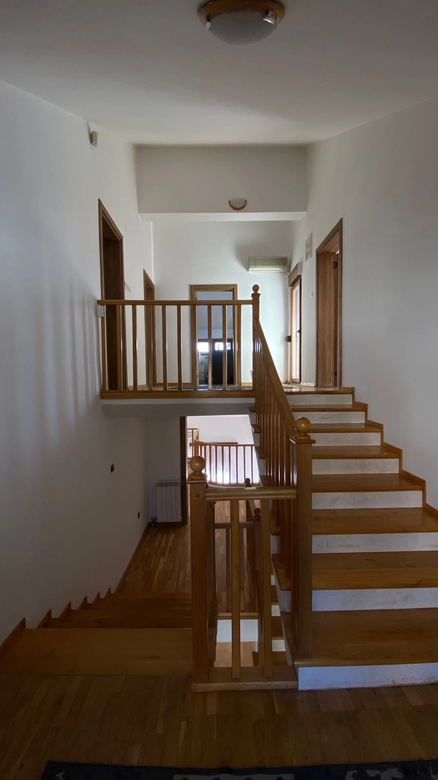 Kuca-za-izdavanje-u-Gorici-C-Podgorica-14 Izdavanje: Kuća 285 m² – Gorica C, Podgorica — fotografija 15