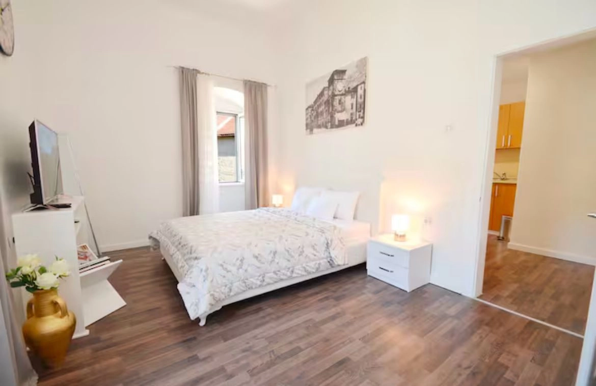 Jednosoban-stan-s-pogledom-na-more-Stari-Grad-Kotor-2 Jednosoban stan 42 m² – Stari Grad Kotor, Kotor — fotografija 3