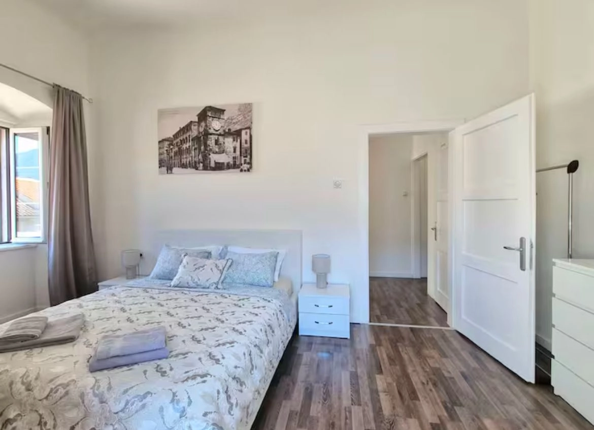 Jednosoban-stan-s-pogledom-na-more-Stari-Grad-Kotor-6 Jednosoban stan 42 m² – Stari Grad Kotor, Kotor — fotografija 7