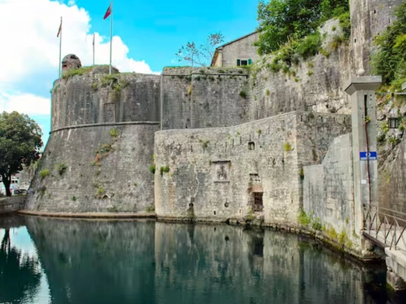 Jednosoban stan 42 m² – Stari Grad Kotor, Kotor — fotografija 12
