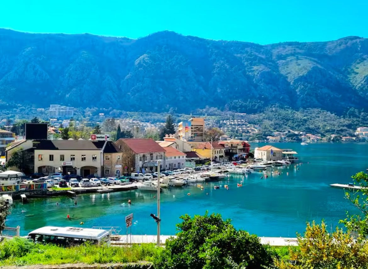 Jednosoban-stan-s-pogledom-na-more-Stari-Grad-Kotor-12 Jednosoban stan 42 m² – Stari Grad Kotor, Kotor — fotografija 13