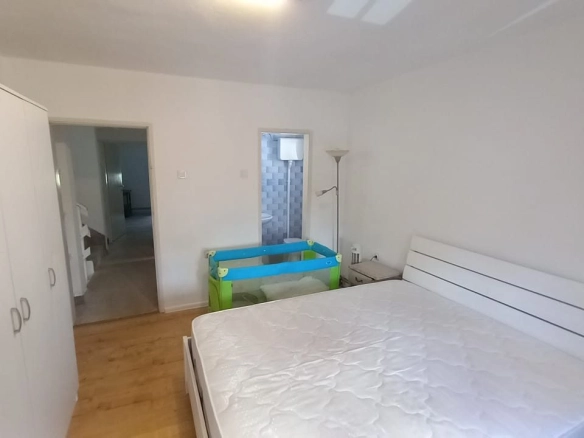 Izdavanje: Kuća 2.002 m² – Blok 9, Podgorica — fotografija 3