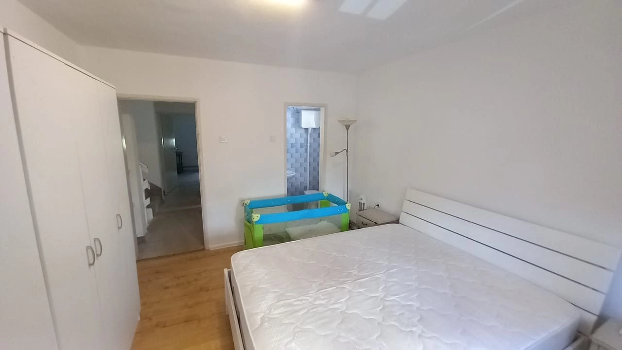Namjestena-kuca-za-izdavanje-Blok-9-Podgorica-2 Izdavanje: Kuća 2.002 m² – Blok 9, Podgorica — fotografija 3