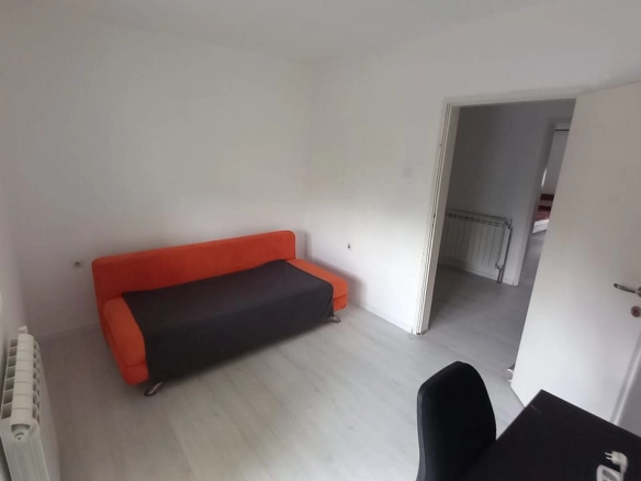 Izdavanje: Kuća 2.002 m² – Blok 9, Podgorica — fotografija 4