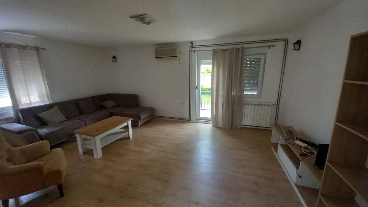 Namjestena-kuca-za-izdavanje-Blok-9-Podgorica-4 Izdavanje: Kuća 2.002 m² – Blok 9, Podgorica — fotografija 5