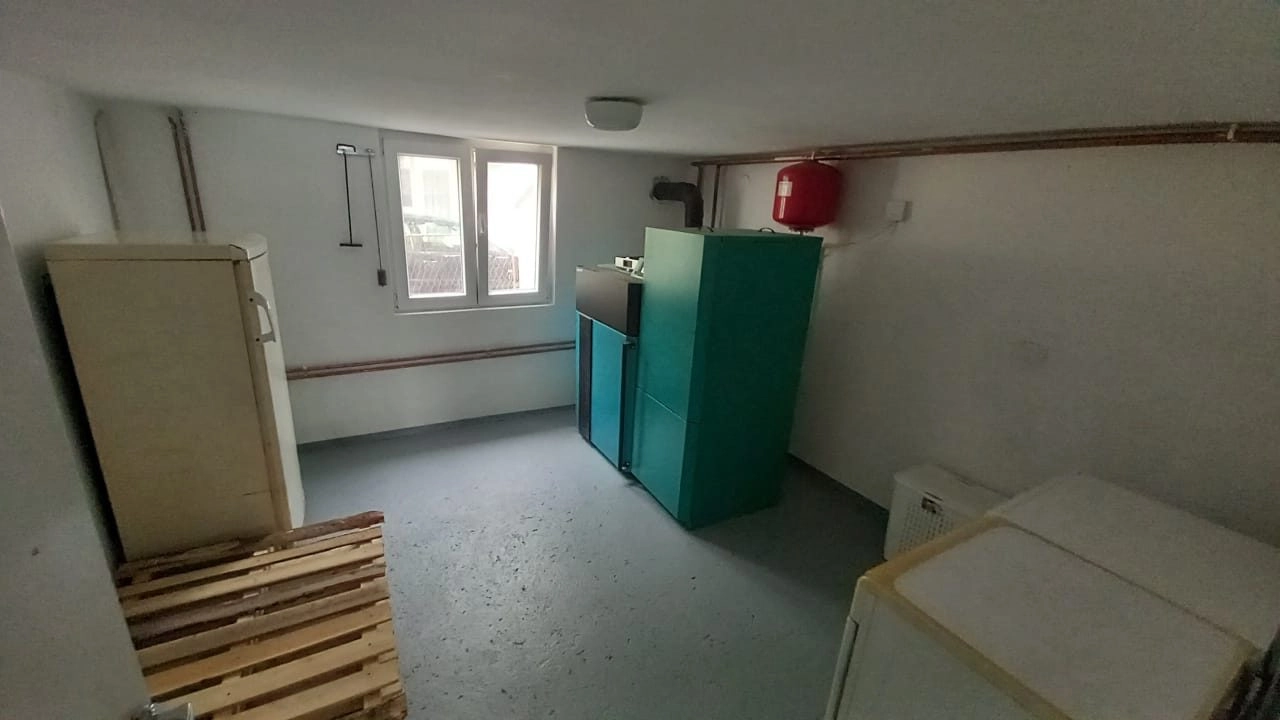 Namjestena-kuca-za-izdavanje-Blok-9-Podgorica-6 Izdavanje: Kuća 2.002 m² – Blok 9, Podgorica — fotografija 7