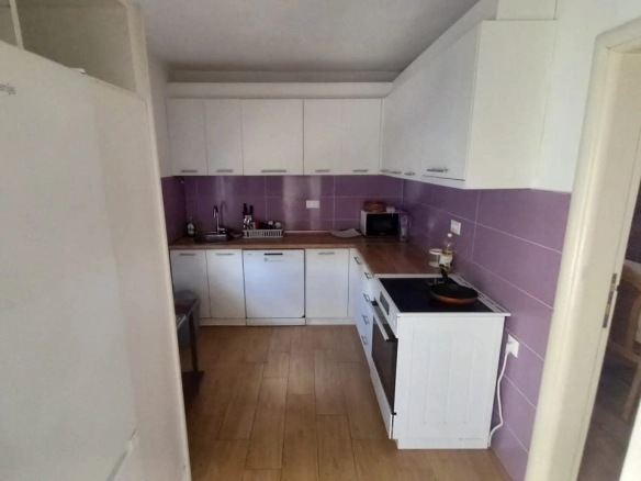 Izdavanje: Kuća 2.002 m² – Blok 9, Podgorica — fotografija 9