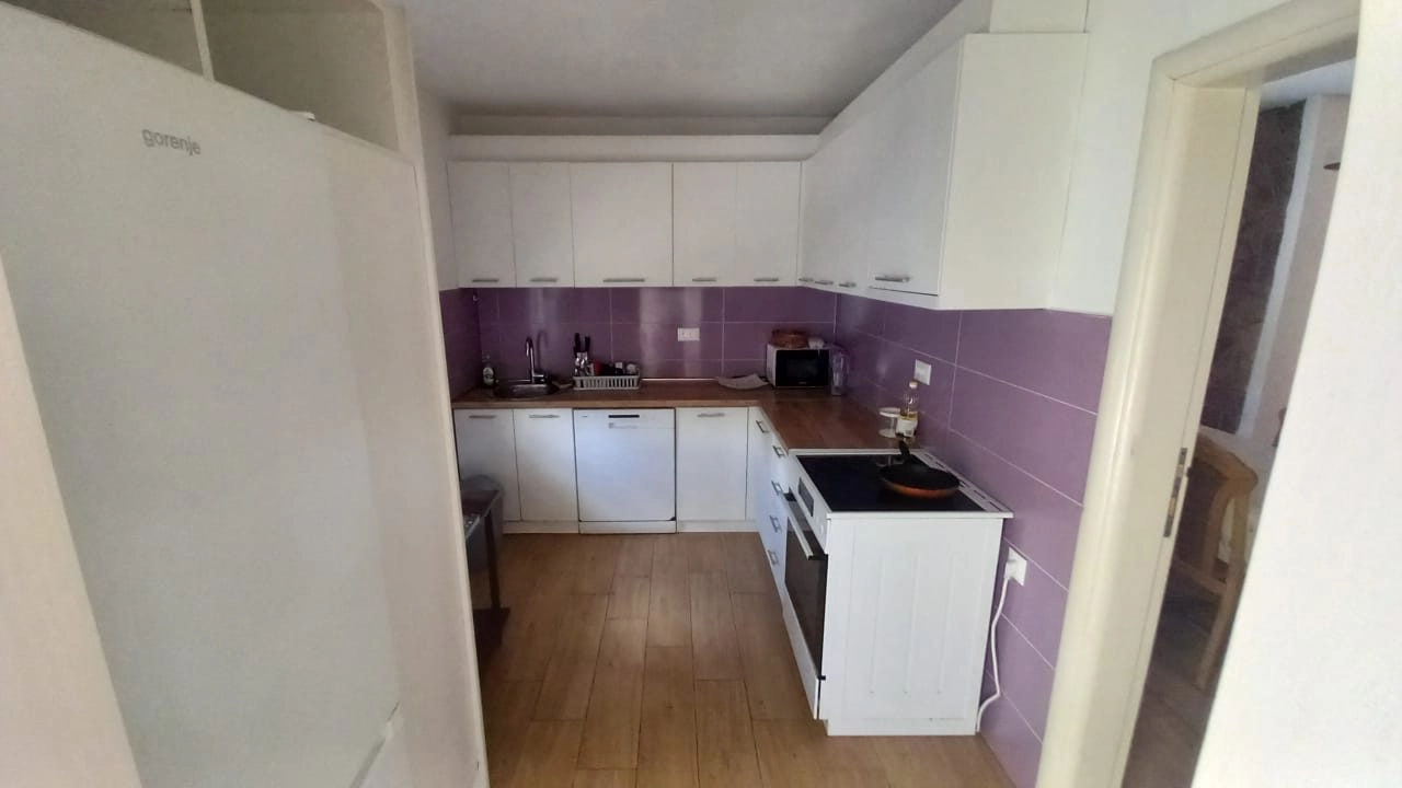 Namjestena-kuca-za-izdavanje-Blok-9-Podgorica-8 Izdavanje: Kuća 2.002 m² – Blok 9, Podgorica — fotografija 9