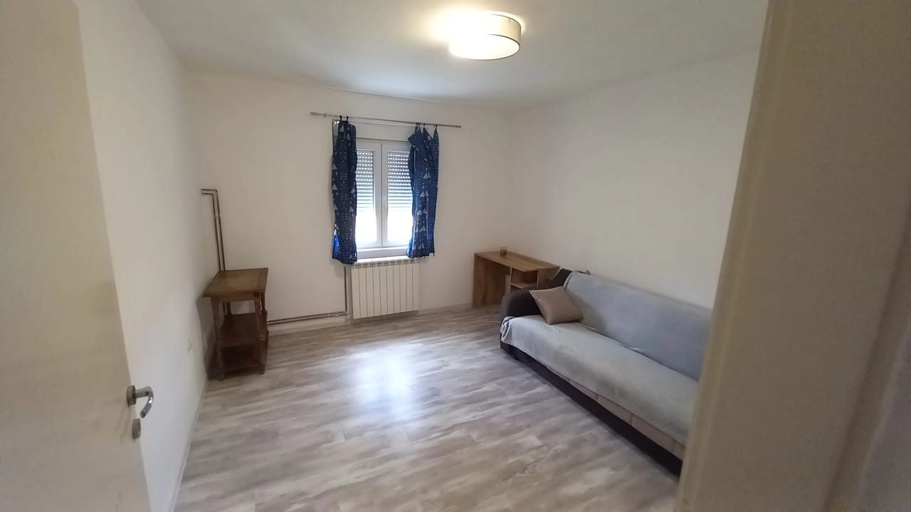 Namjestena-kuca-za-izdavanje-Blok-9-Podgorica-10 Izdavanje: Kuća 2.002 m² – Blok 9, Podgorica — fotografija 11
