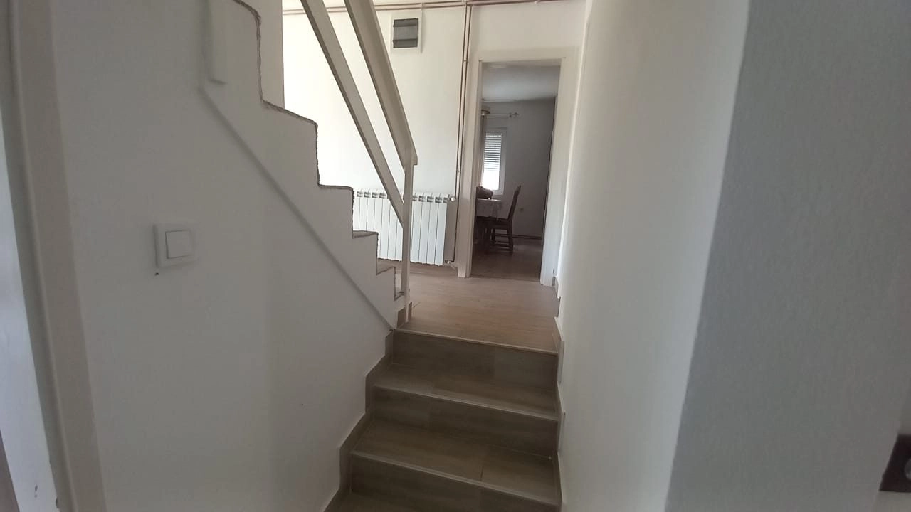 Namjestena-kuca-za-izdavanje-Blok-9-Podgorica-11 Izdavanje: Kuća 2.002 m² – Blok 9, Podgorica — fotografija 12