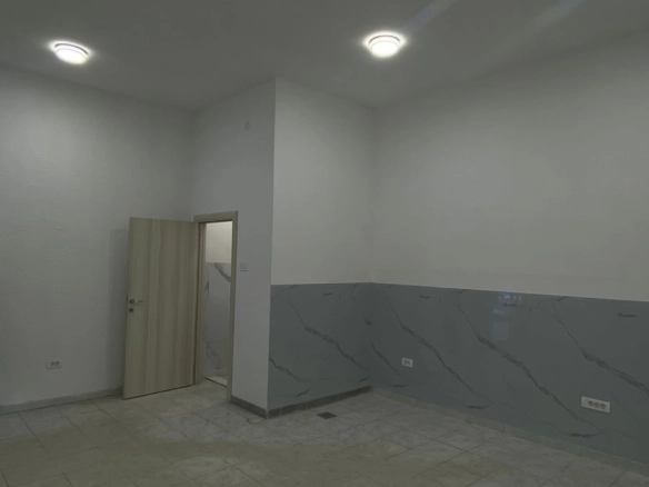 Poslovni prostor u centru Podgorice, Balšićeva ulica — fotografija 2
