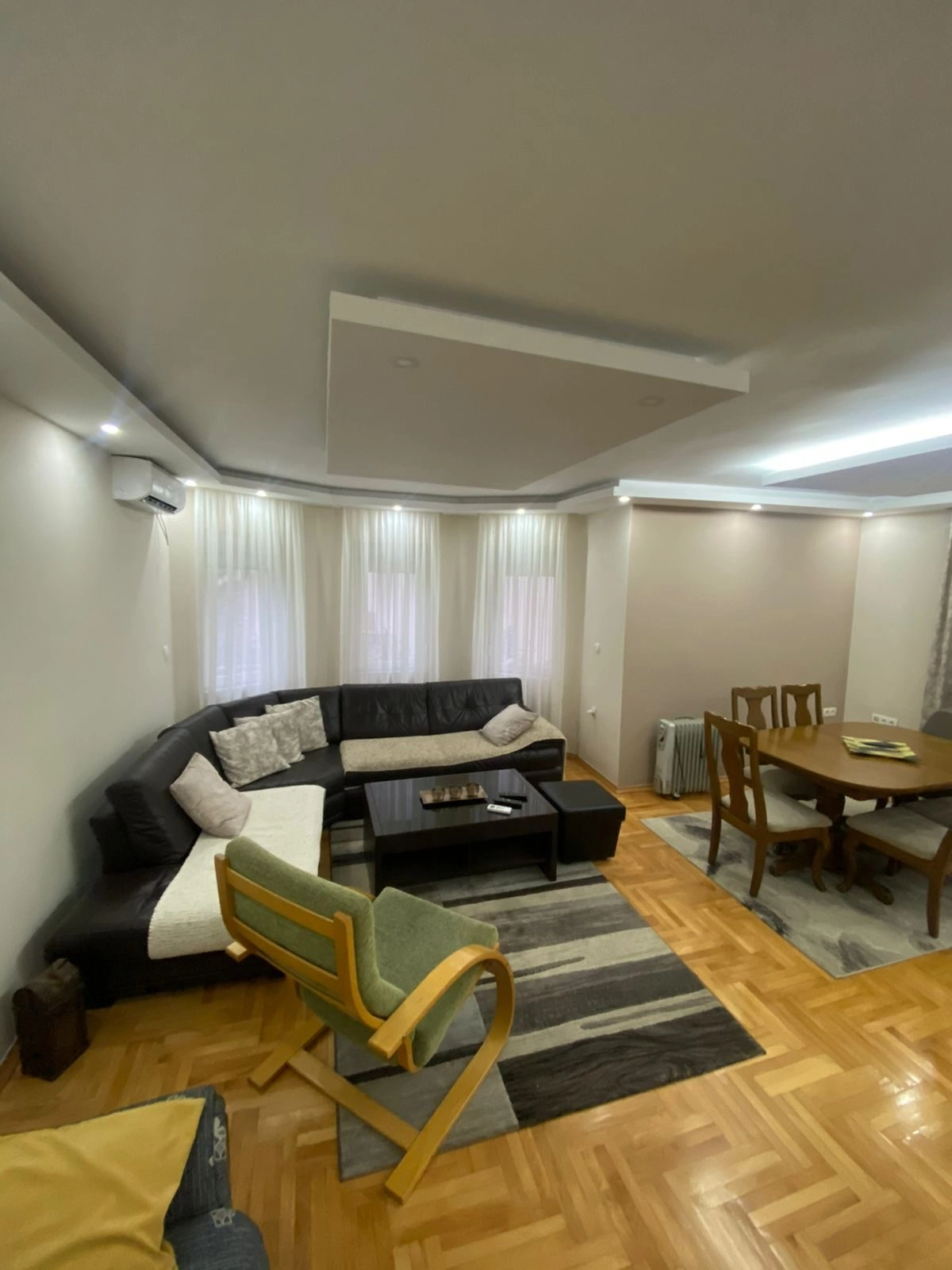 Namjestena-kuca-u-Karaburskom-Polju-Podgorica-1 Izdavanje: Kuća 250 m² – Tuzi, Podgorica — fotografija 2