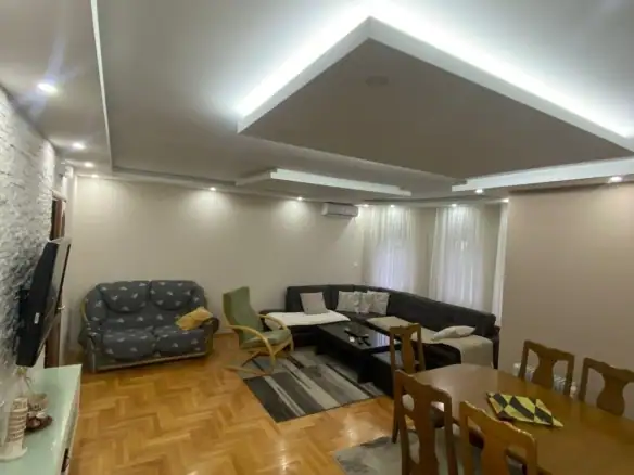Izdavanje: Kuća 250 m² – Tuzi, Podgorica — fotografija 3